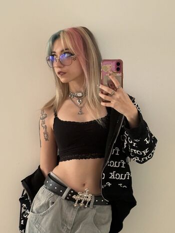 Full leaked Iluvmeww page private onlyfans photo