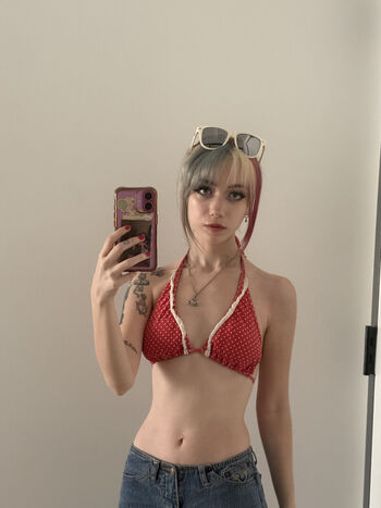 Full leaked Iluvmeww page private onlyfans photo