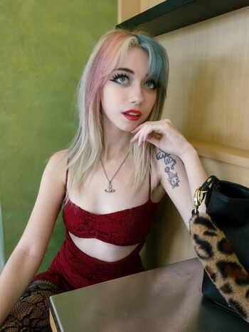 Full leaked Iluvmeww page private onlyfans photo