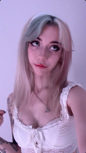 Full leaked Iluvmeww page private onlyfans photo