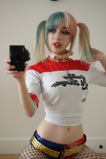 Full leaked Iluvmeww page private onlyfans photo