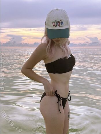 Full leaked Iluvmeww page private photo