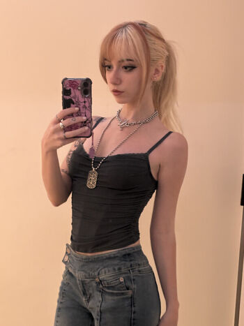 Full leaked Iluvmeww private photo