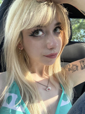Full leaked Iluvmeww private photo