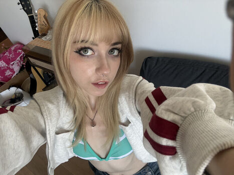 Full leaked Iluvmeww private photo