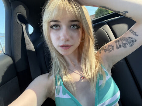Full leaked Iluvmeww private photo