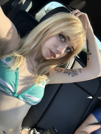 Full leaked Iluvmeww private photo