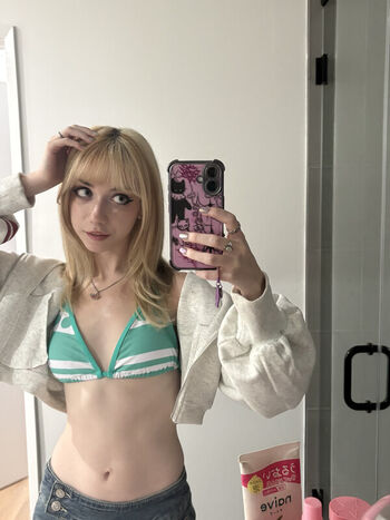 Full leaked Iluvmeww private photo