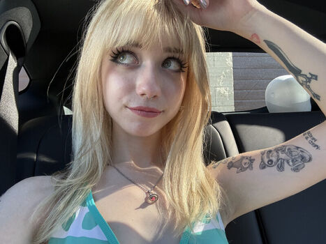 Full leaked Iluvmeww private photo