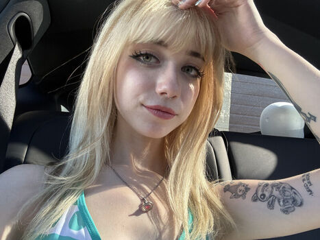 Full leaked Iluvmeww private photo
