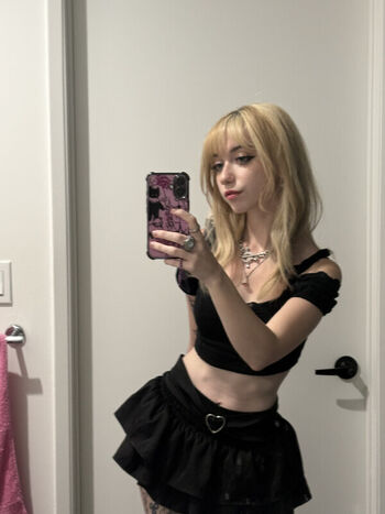 Full leaked Iluvmeww page private photo
