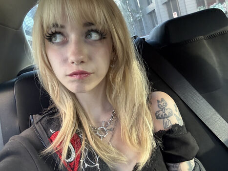 Full leaked Iluvmeww page private photo
