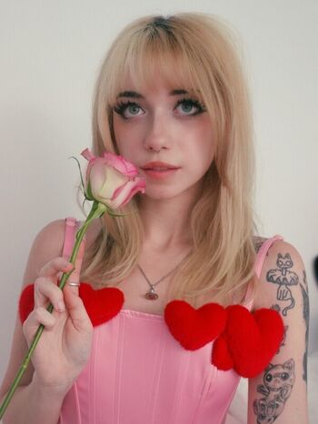 Full leaked Iluvmeww page private photo