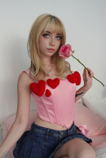 Full leaked Iluvmeww page private photo