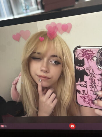 Full leaked Iluvmeww page private photo