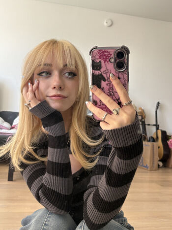 Full leaked Iluvmeww page private photo