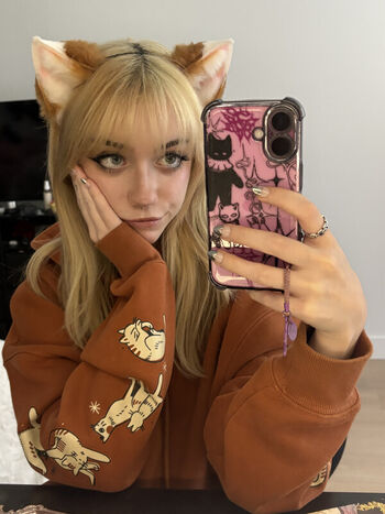 Full leaked Iluvmeww page private photo
