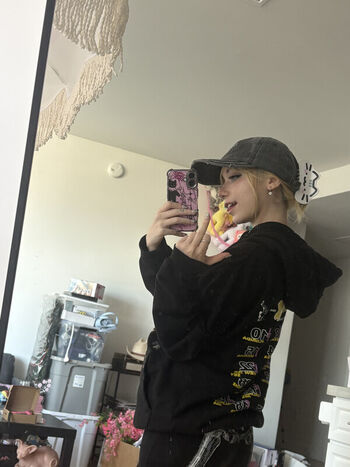 Full leaked Iluvmeww page private photo