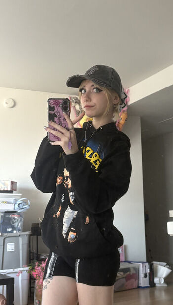 Full leaked Iluvmeww page private photo