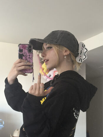 Full leaked Iluvmeww page private photo