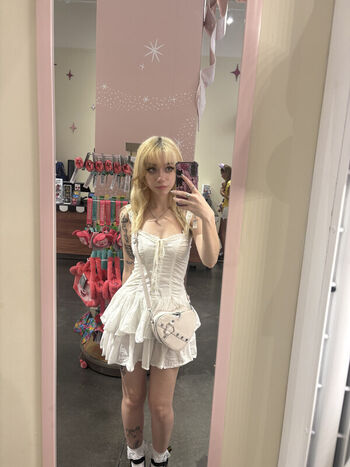 Full leaked Iluvmeww page private photo