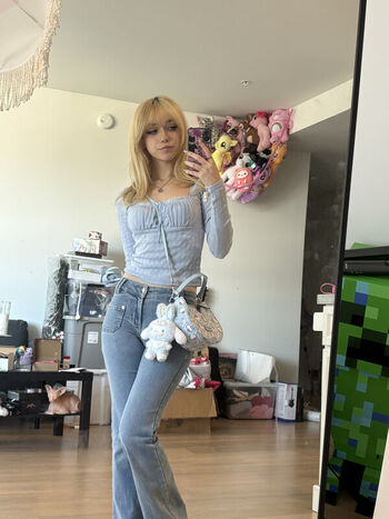 Full leaked Iluvmeww private photo