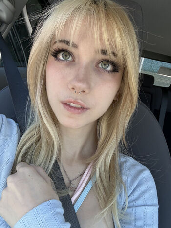 Full leaked Iluvmeww private photo