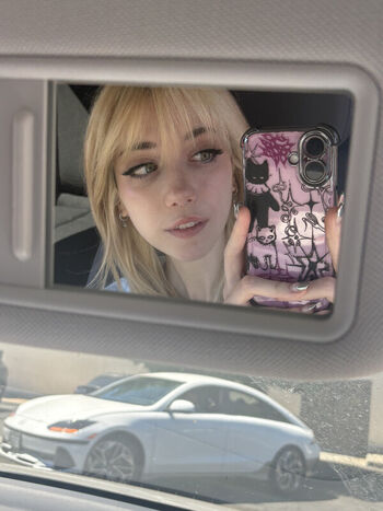Full leaked Iluvmeww private photo