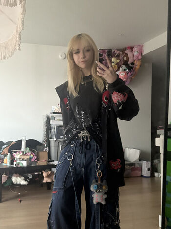Full leaked Iluvmeww private photo