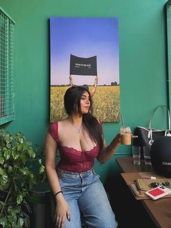 Full leaked Indian girls page private onlyfans photo