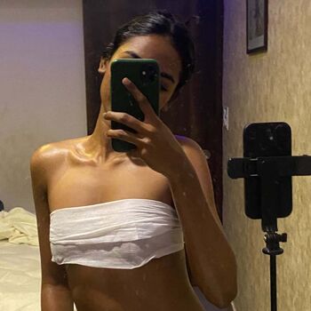 Full leaked Indian girls page private onlyfans photo