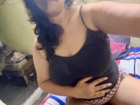 Full leaked Indian naughty stuff page private photo