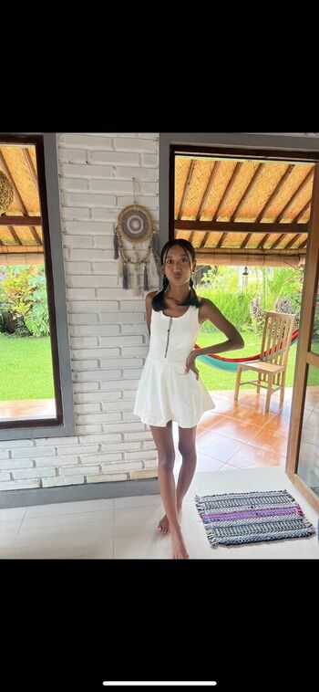 Full leaked Indonesian girls private onlyfans photo