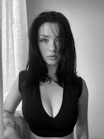 Full leaked Innervus  page private photo