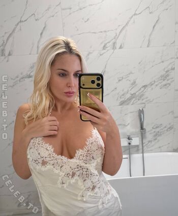 Full leaked Irnapart private onlyfans photo