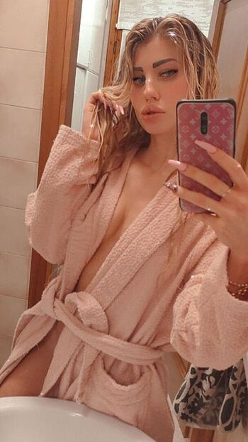 Full leaked Irene chanel private photo