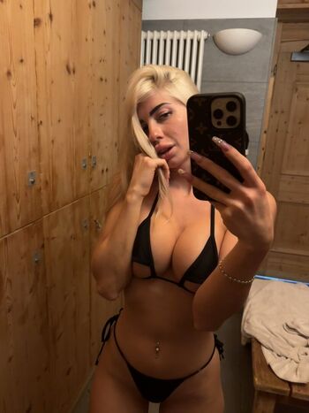 Full leaked Irene chanel private photo