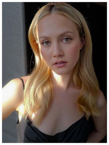 Full leaked Iris apatow page private onlyfans photo