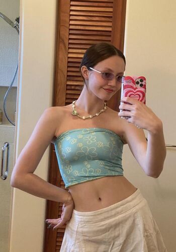 Full leaked Iris apatow private photo