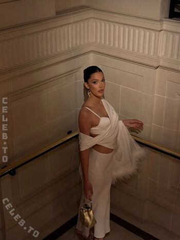 Full leaked Iris mittenaere page private photo
