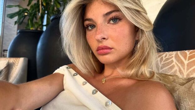 Full leaked Isasaboll private onlyfans photo