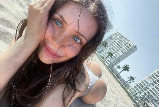 Full leaked Isiavarasc private photo