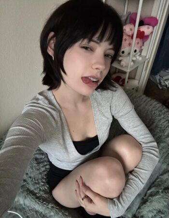 Full leaked Isizzly private photo