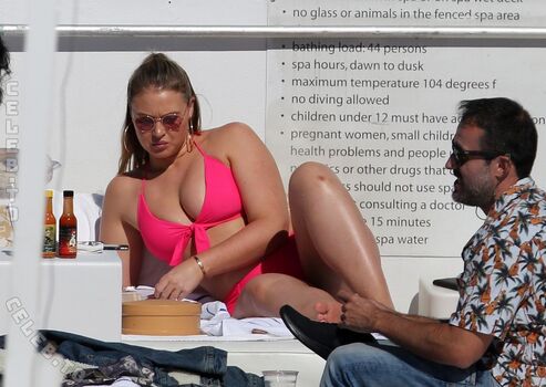 Full leaked Iskra lawrence page private photo