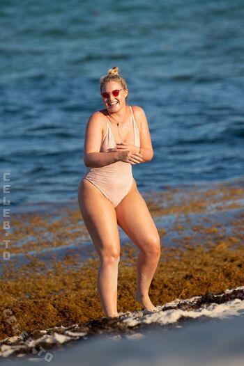 Full leaked Iskra lawrence page private photo