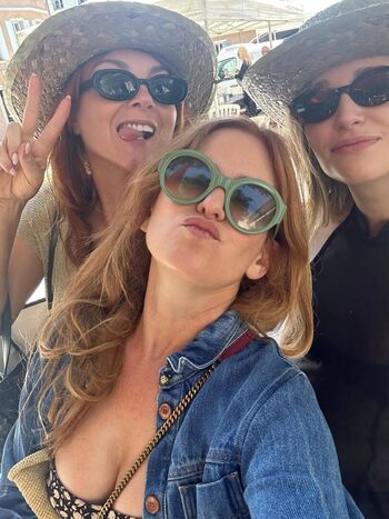 Full leaked Isla fisher page private photo