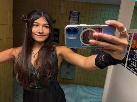ithinkurlovely2