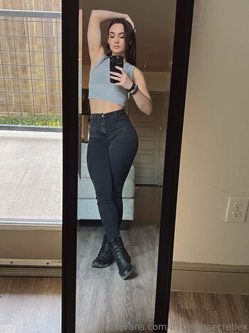 Full leaked Itllbeoursecretlex private photo