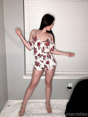 Full leaked Itllbeoursecretlex private photo
