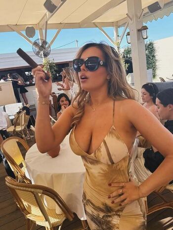 Full leaked Itsalirose page private photo